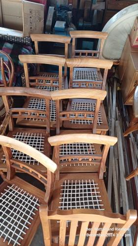 Riempie chairs